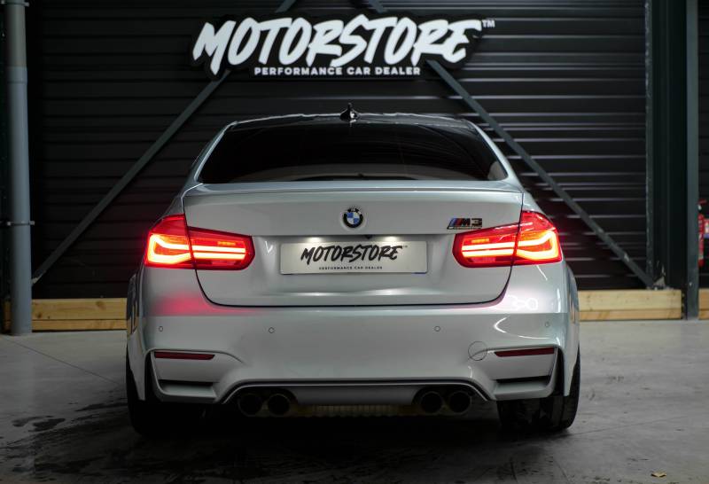BMW M3 3.0 450ch LCI Pack Competition M DKG