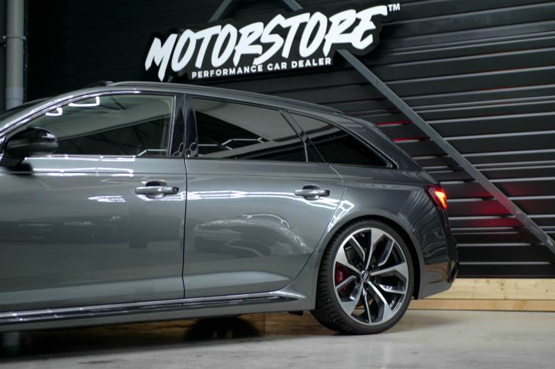 Audi RS4 2.9 V6 TFSI 450ch