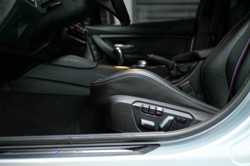 BMW M3 3.0 450ch LCI Pack Competition M DKG