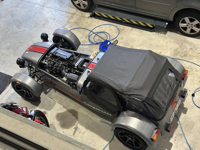 Réparation moteur voiture sportive haut de gamme à Montpellier : performance et fiabilité